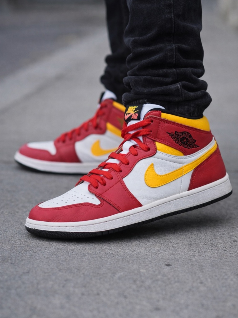 Jordan Mens Air Jordan 1 High OG Light Fusion Red 555088 603 size 9.5